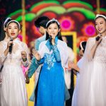 Tuyết Nhung, Thiêng Ngân trình diễn tại Gala Chào Xuân 2023 – Ấn tượng buổi trình diễn hơn 600 mẫu thiết kế